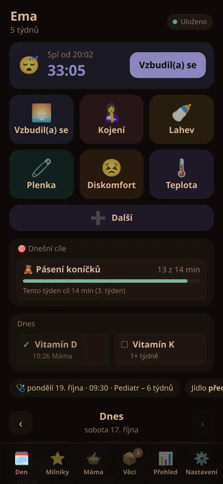 Obrazovka Den v nočním režimu: tmavé pozadí a tlumené teplé barvy tlačítek.